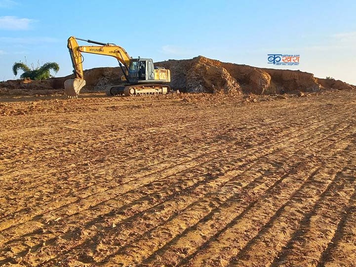 चौरजहारी १२ पातिहाल्नेमा खेलकुद मैदान निर्माणको काम जारी